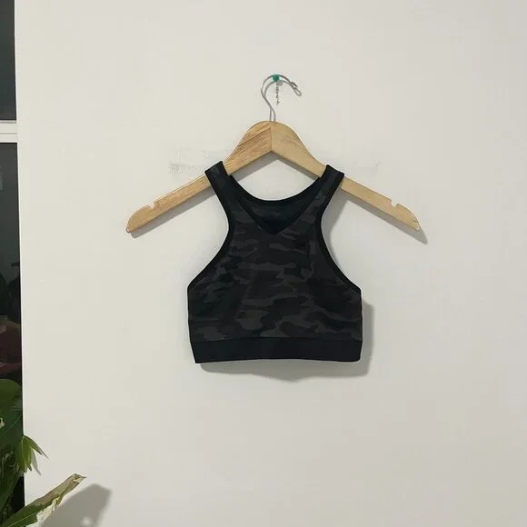 Women's Black & Gray Camo Print Ribbed Sports Bra - Picture 1 of 4